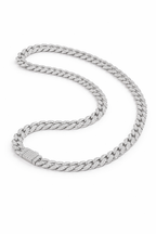 S925 sterlingsilverhalsband med infattade diamanter Lamis